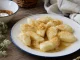 Leniwe pierogi polane masłem z bułką tartą
